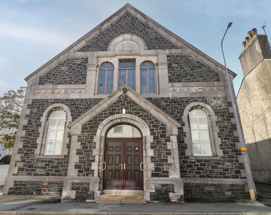 The Church 霍利黑德 外观 照片